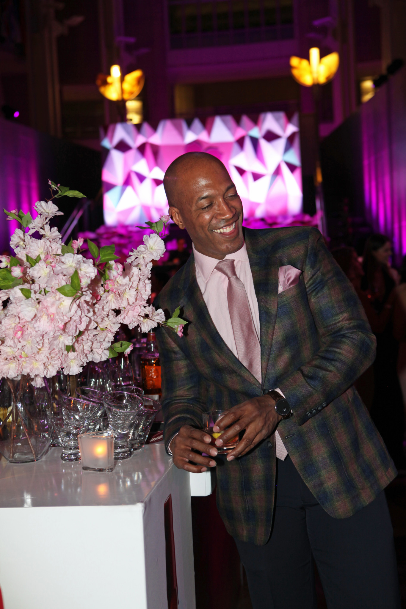 DCFashion Fool smiles at Cherry Blossom Pnk Tie Party