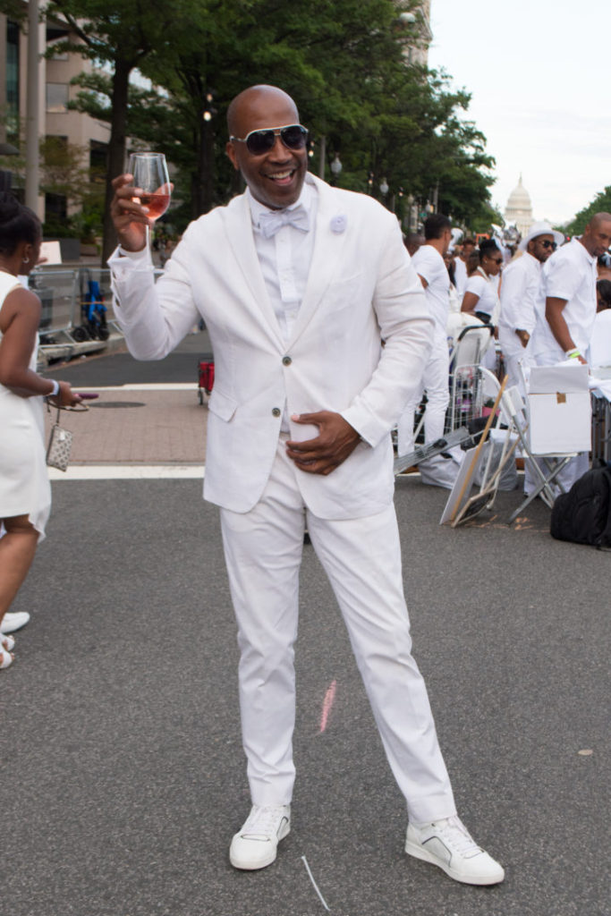 Dîner en Blanc DC - cheers