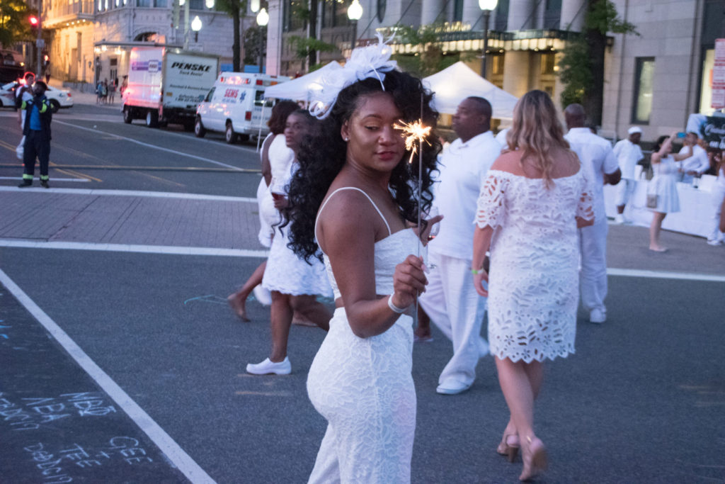 Dîner en Blanc DC - sparkle