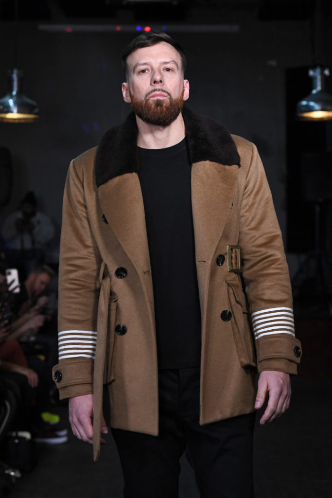 Grungy Gentleman 2020 - Peacoat